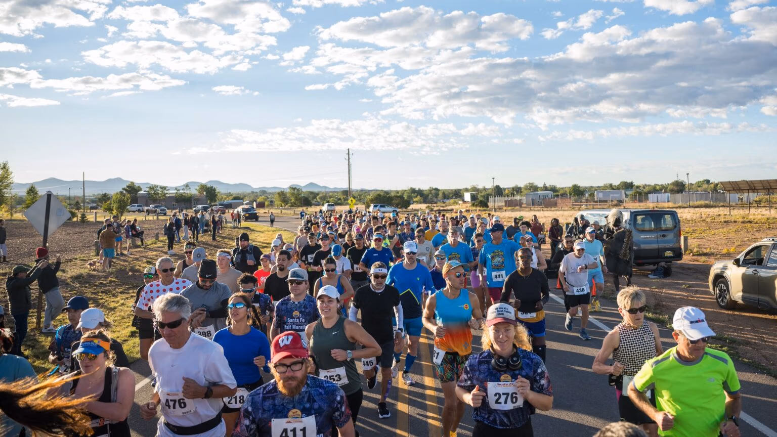Runners packed together at the start on race morning